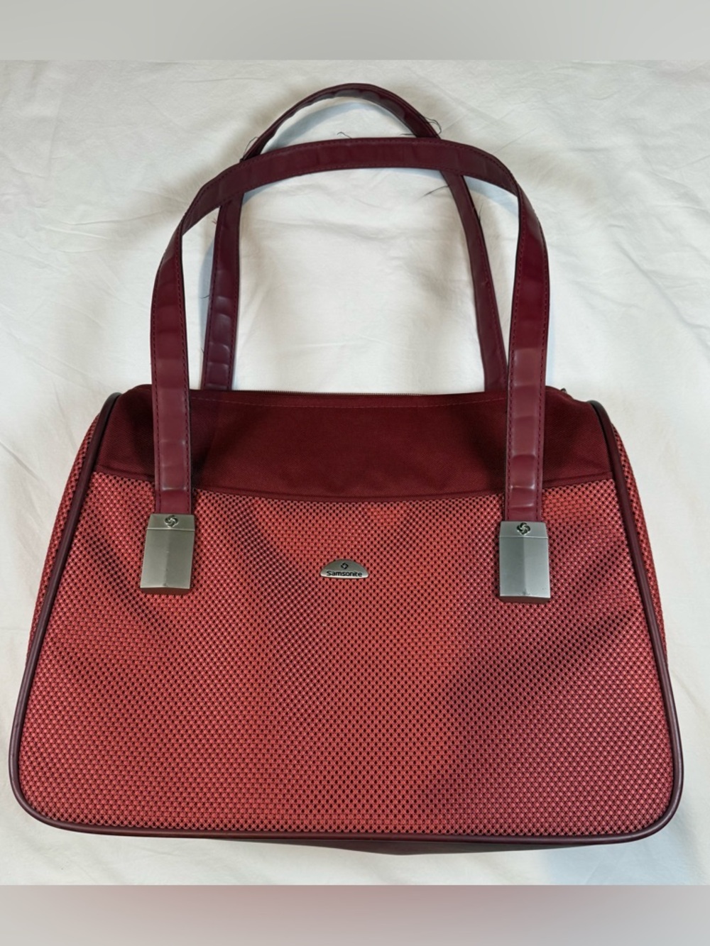 Samsonite - Red Weekender Carry-On